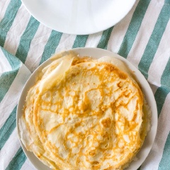 Vậy là hoàn thành rồi nè, vỏ bánh crepe này là dạng cơ bản nên bạn có thể biến tấu và cho các loại nhân mặn ngọt tùy sở thích nhé. Với nguyên liệu dễ kiếm, cách làm đơn giản nhưng mang lại hương vị tuyệt ngon khiến bạn thấy bất ngờ về tài nữ công gia chánh của mình đấy.