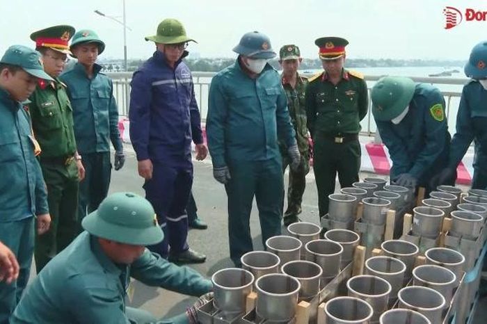 [Video] Pháo hoa tại Đồng Nai đã chuẩn bị sẵn sàng khai hỏa vào tối 30-4 - Báo Đồng Nai