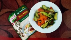 Trình bày cần tây xào thập cẩm ra đĩa và thưởng thức thôi nào. Món ăn chay thanh đạm nhưng không nhạt nhòa tí nào đâu nhé!