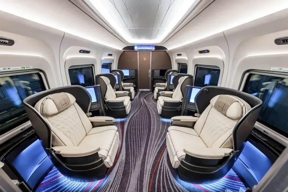 China high-speed rail Business Class cabin and amenities