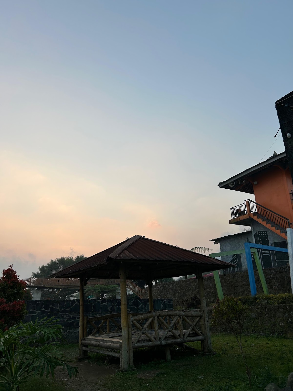 Gazebo dan tempat bersantai — foto 5