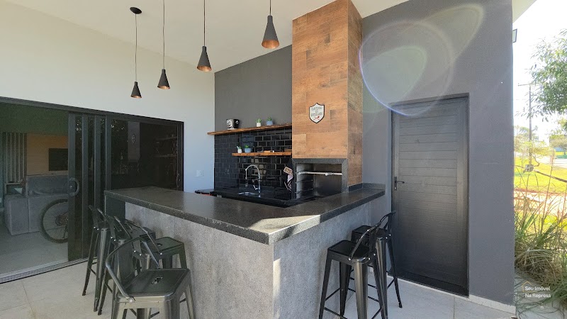 Foto 3 de Casa de esquina à venda próximo ao Ponto Alto no Riviera de Santa Cristina XIII