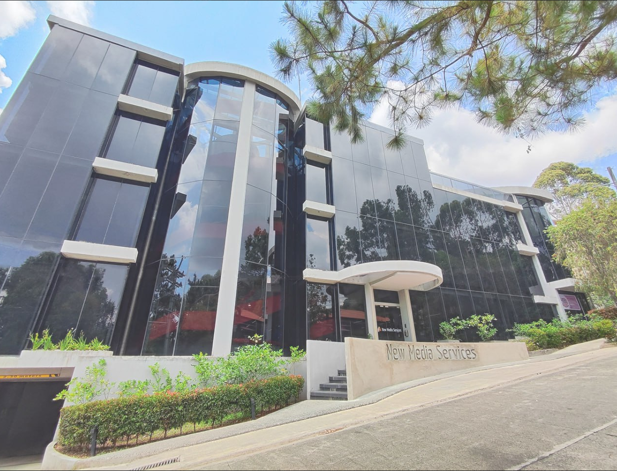 Building roof deck with mountain views