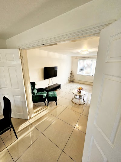 Family Friendly Modern 4bd House at 21 Brockwell Park