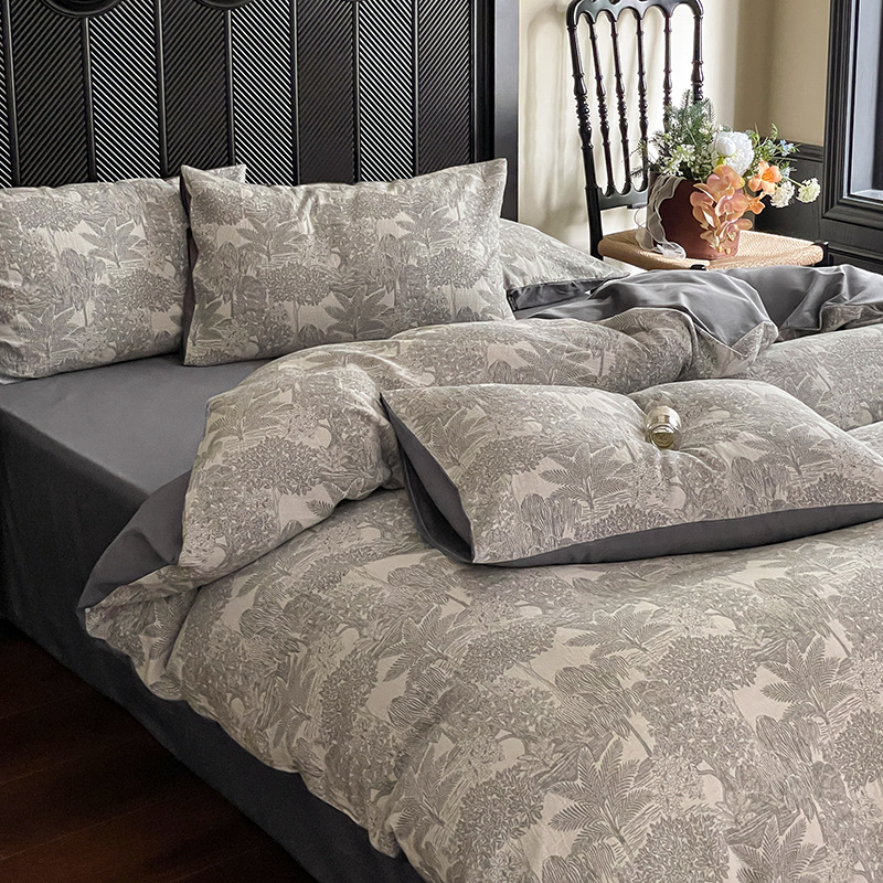 Cotton bedding set with jacquard weaving