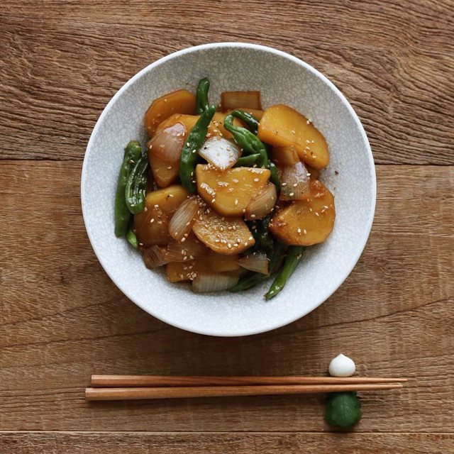 Khoai Tây Kho Hành Tây Và Ớt Xanh