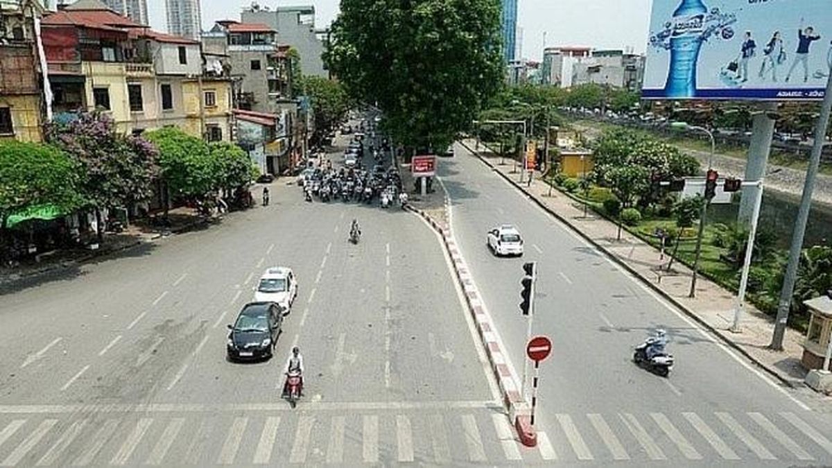 Dừng xe giữa đường để tránh nắng có thể bị xử phạt - Đài Phát thanh và truyền hình Hà Nội