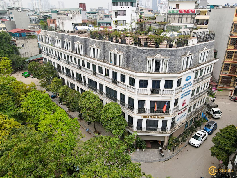 <p>Five Star Mỹ Đình là dự án khu nhà phố đẳng cấp, văn minh mang phong cách sống mới mẻ, độc đáo với thiết kế kiến trúc mang đậm chất Châu Âu ngay giữa lòng Hà Nội. Dự án là chốn đi, về đáng mơ ước mà Tập đoàn GFS tâm huyết dành cho khách hàng, tạo cảm hứng và năng lượng cho những ngày mới, để khách hàng cảm nhận sâu sắc ý nghĩa cuộc sống.</p>