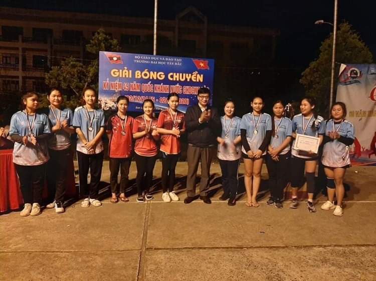 Giải Bóng chuyền chào mừng 45 năm Quốc khánh Nước CHDCND Lào tại Trường Đại học Tây Bắc