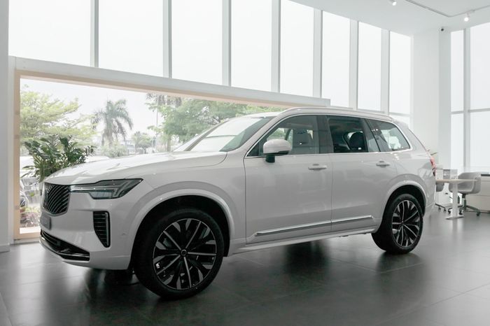 Volvo XC90 Ultra rẻ hơn bản cũ 1 tỷ đồng, liệu có đáng mua? - Báo VTC News