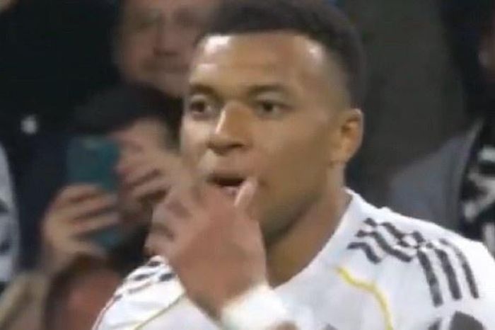 Mbappe sửng sốt với Neuer - Tạp chí Tri thức