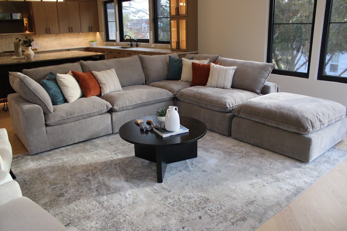 Living/Family Rooms image