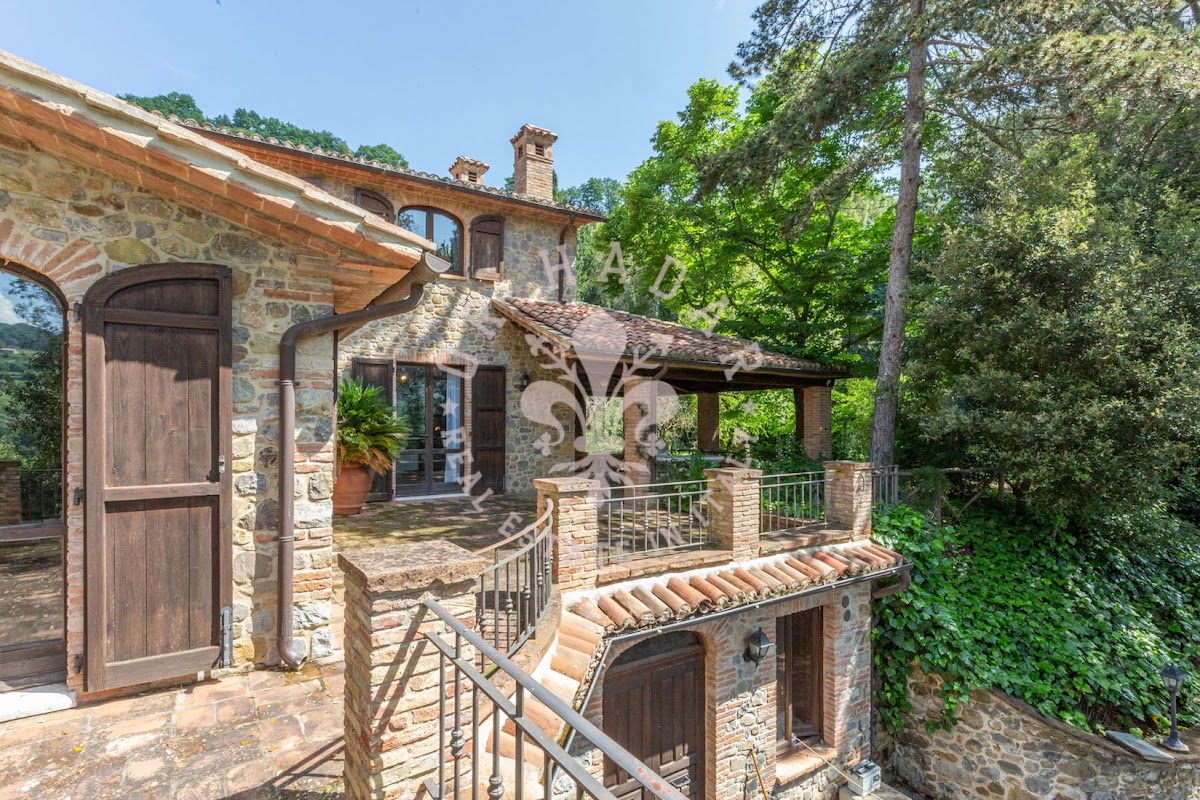 הבית מאחורי הגבעה (Il Casale dietro la Collina) — 10