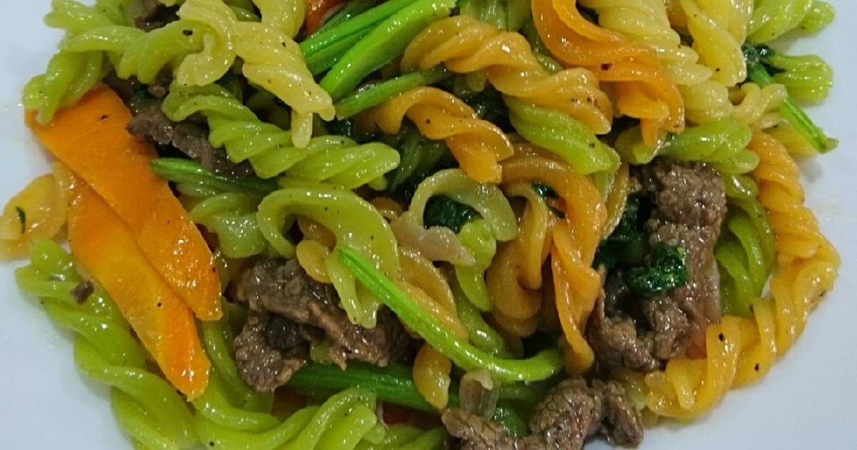 Nui xoắn xào bò