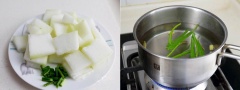 Bí đao gọt vỏ thái miếng vừa ăn, một phần hành lá thái khúc. Đổ lượng nước vừa ăn vào nồi, thêm phần hành lá còn lại và gừng vào đun sôi.