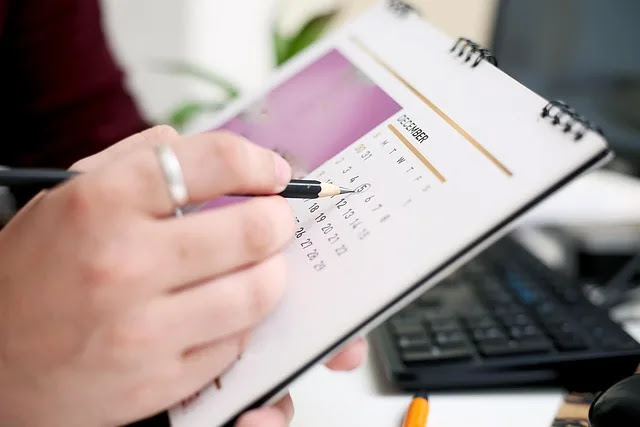 왜 월급날은 보통 25일일까?