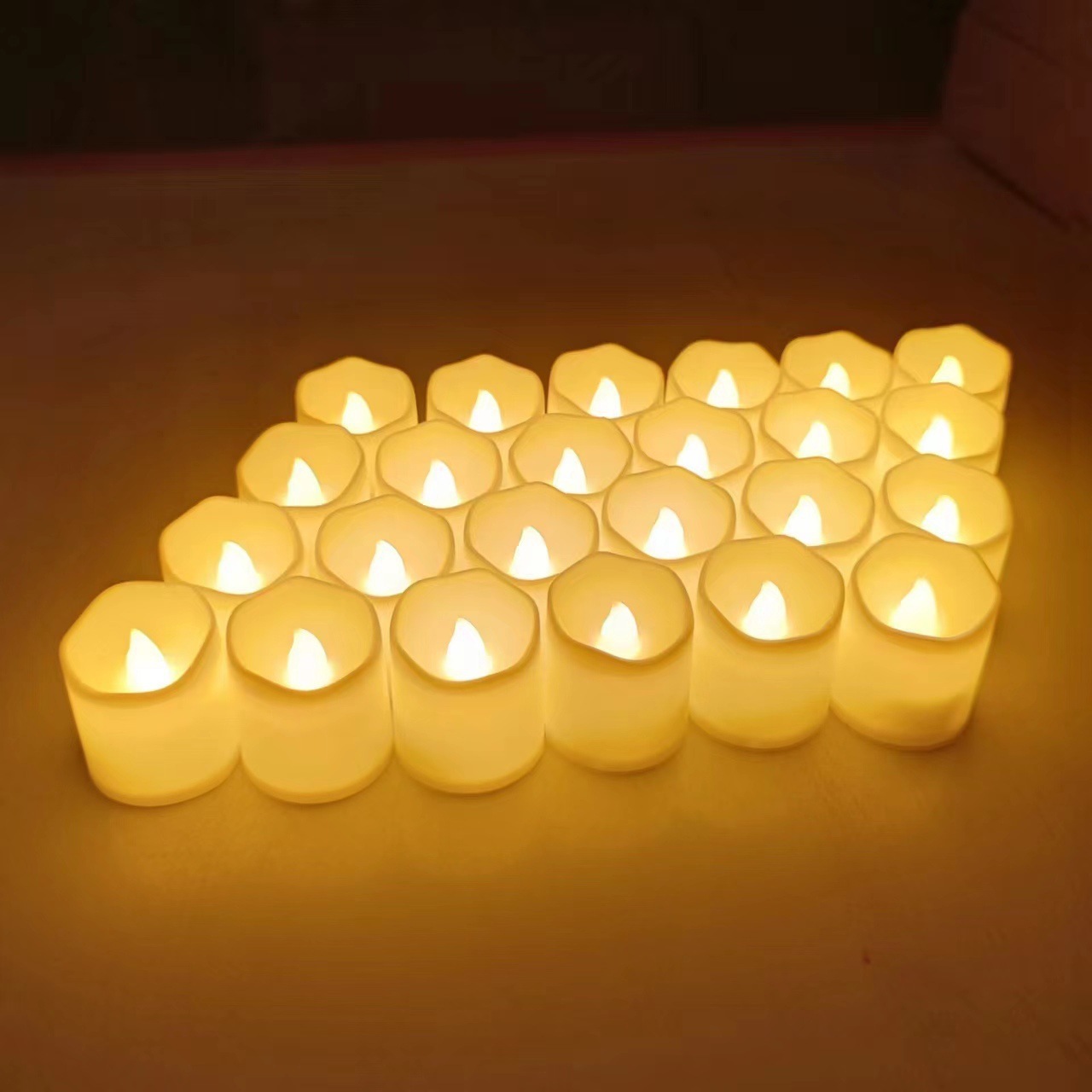LED-Kerzenlicht mit Wellenrand, PP-Kunststoff
