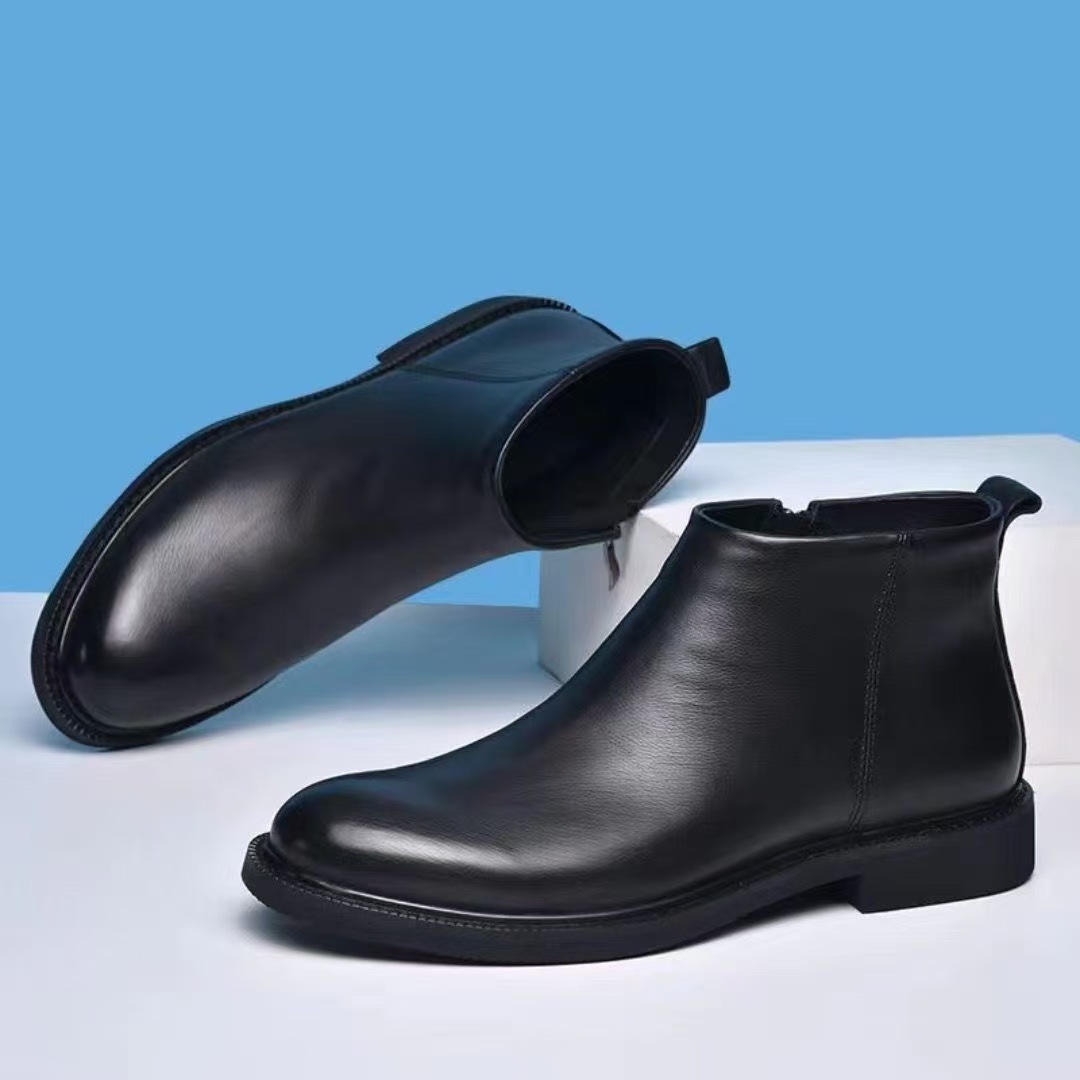 Lined men's Chelsea boots made of genuine leather