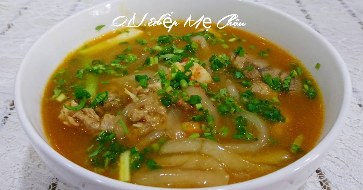 Bánh canh bột lọc nấu tôm thịt
