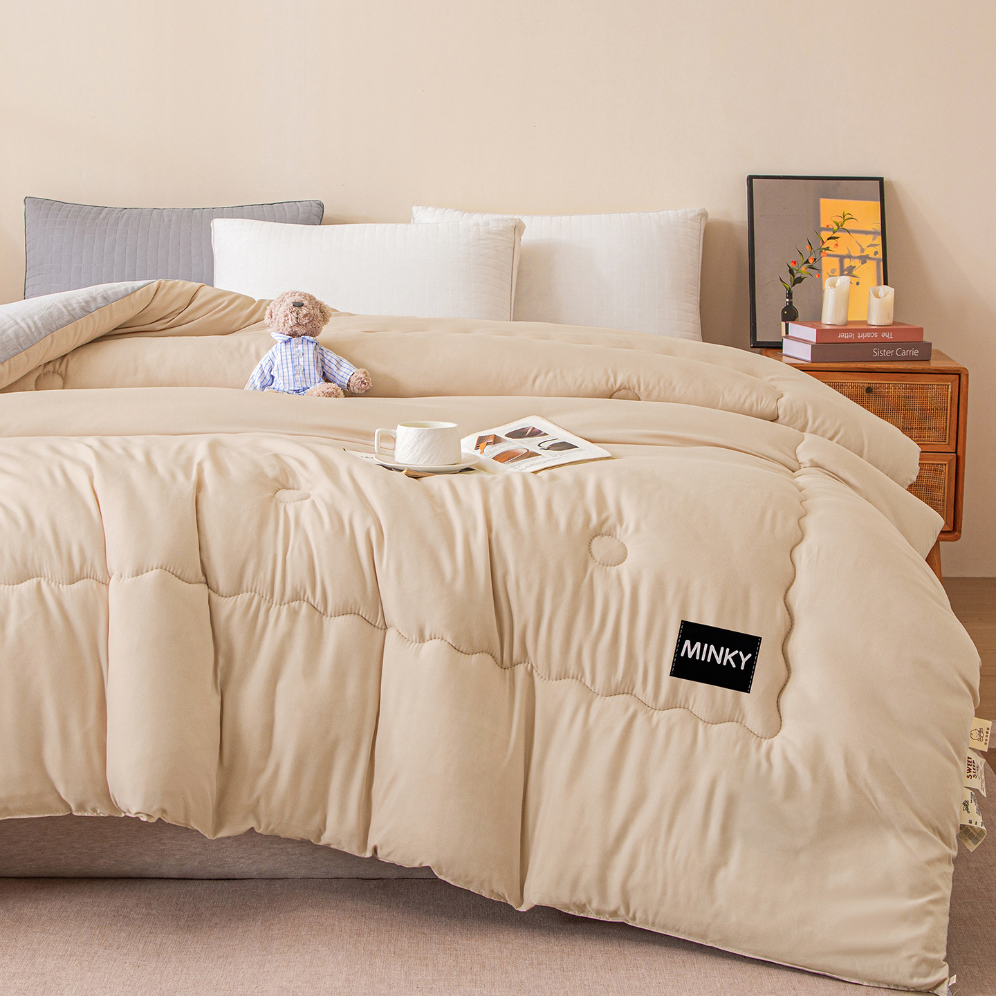 All-season duvet with temperature control