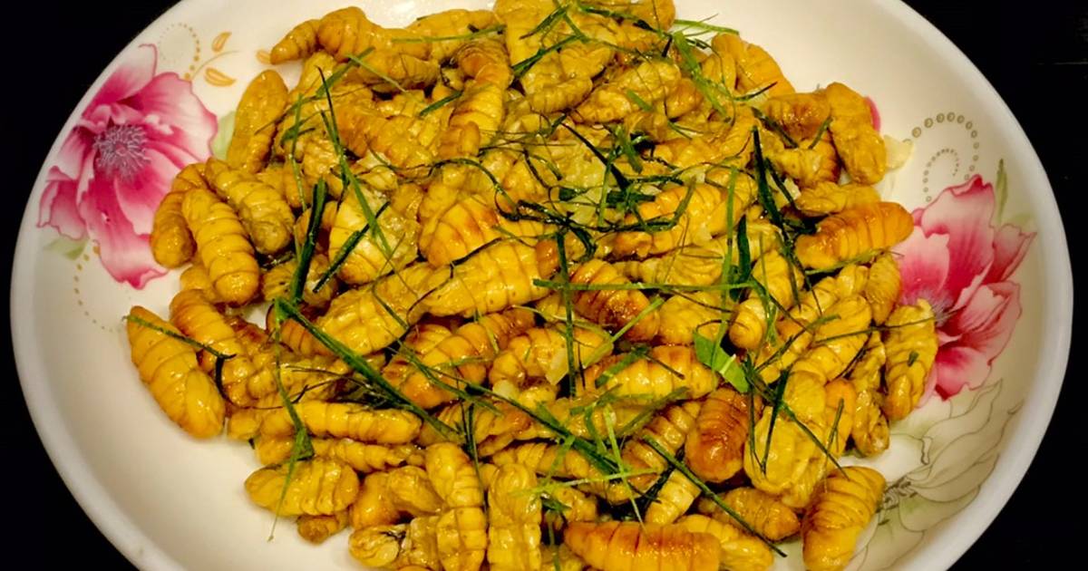 Nhộng Tằm Rang Lá Chanh