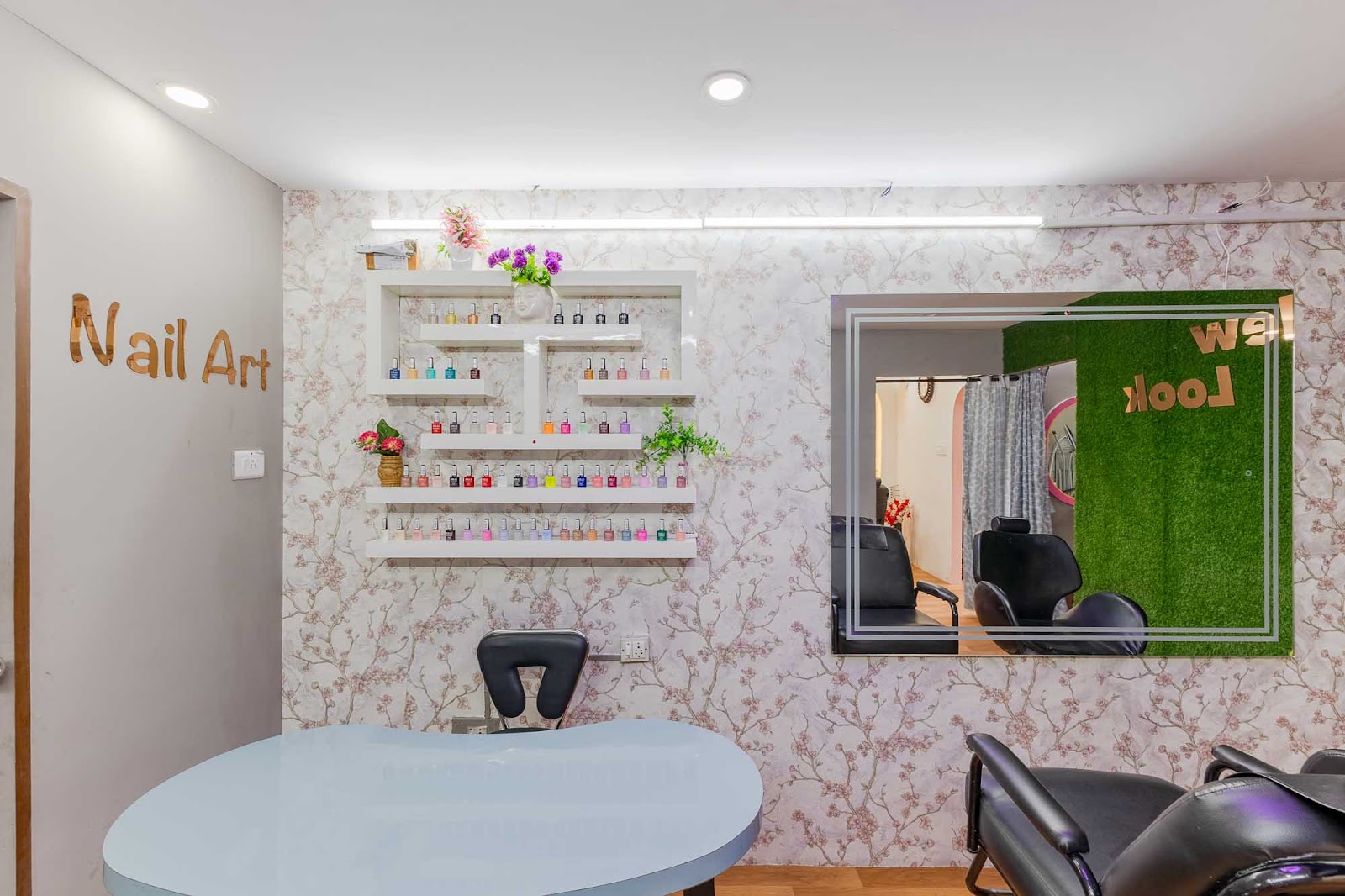 Ladies Saloon
