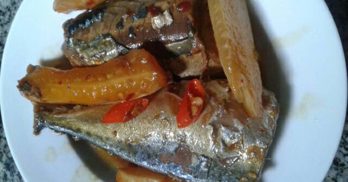 Cá nục bông kho khế