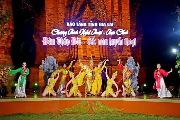 Đêm Tháp Đôi: Đánh thức không gian di sản bằng nghệ thuật thực cảnh - Tạp chí Doanh Nghiệp Việt Nam