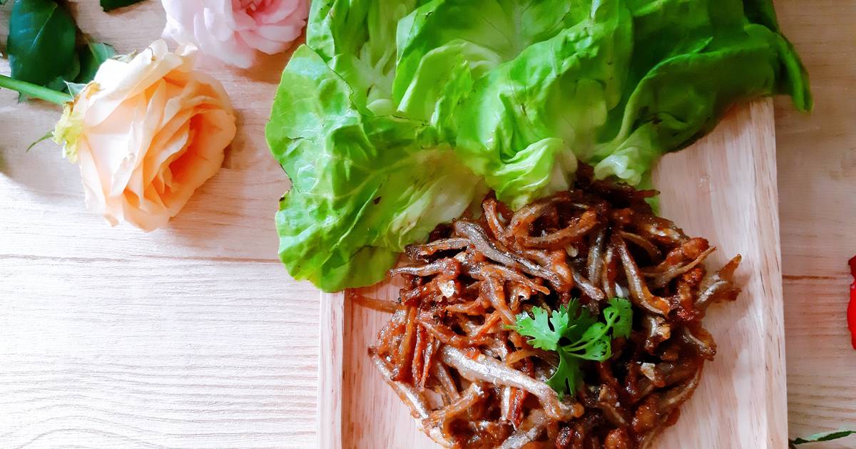 Cá cơm chiên giòn sốt tiêu