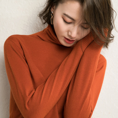 Women's slim-fit turtleneck sweater