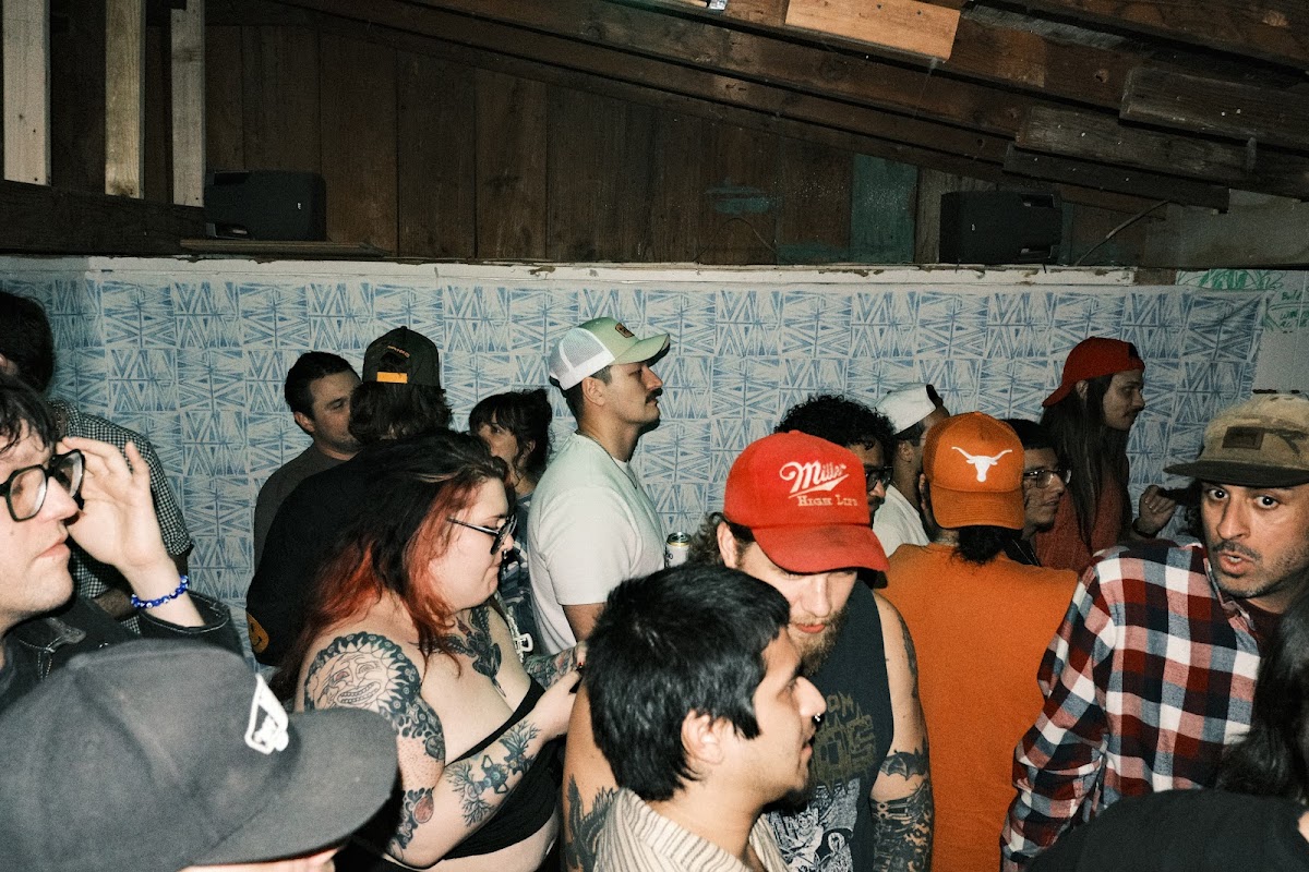 @tlau.photos_thelostandunfounds_2026-03-22_austin_last_night_004
