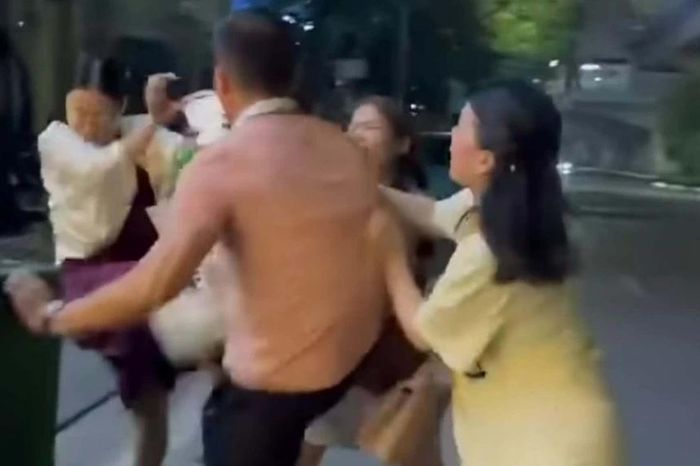 Triệu tập nhóm người liên quan đến vụ xô xát trên phố Hoàng Cầu - Đài Phát thanh và truyền hình Hà Nội