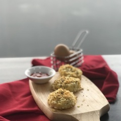 Sau khi lấy hành tây ra, bạn sẽ thấy hành tây được nướng vàng giòn trông rất đẹp mắt và giòn,thơm và béo mùi phô mai ngon không thể tả.