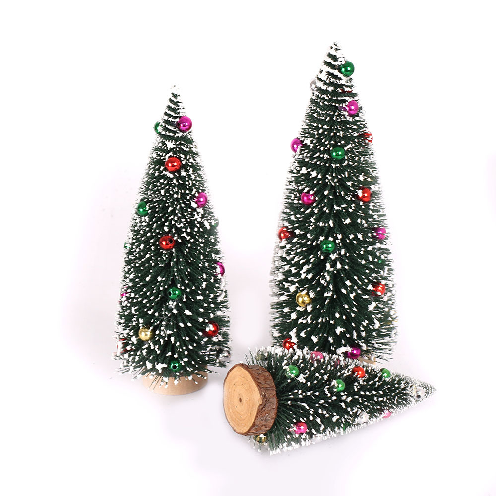 Mini-Weihnachtsbaum mit Beflockung und Perlen