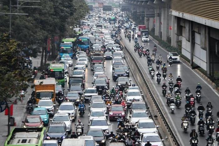 Hà Nội nghiên cứu xén dải phân cách để tổ chức giao thông linh hoạt - Đài Phát thanh và truyền hình Hà Nội