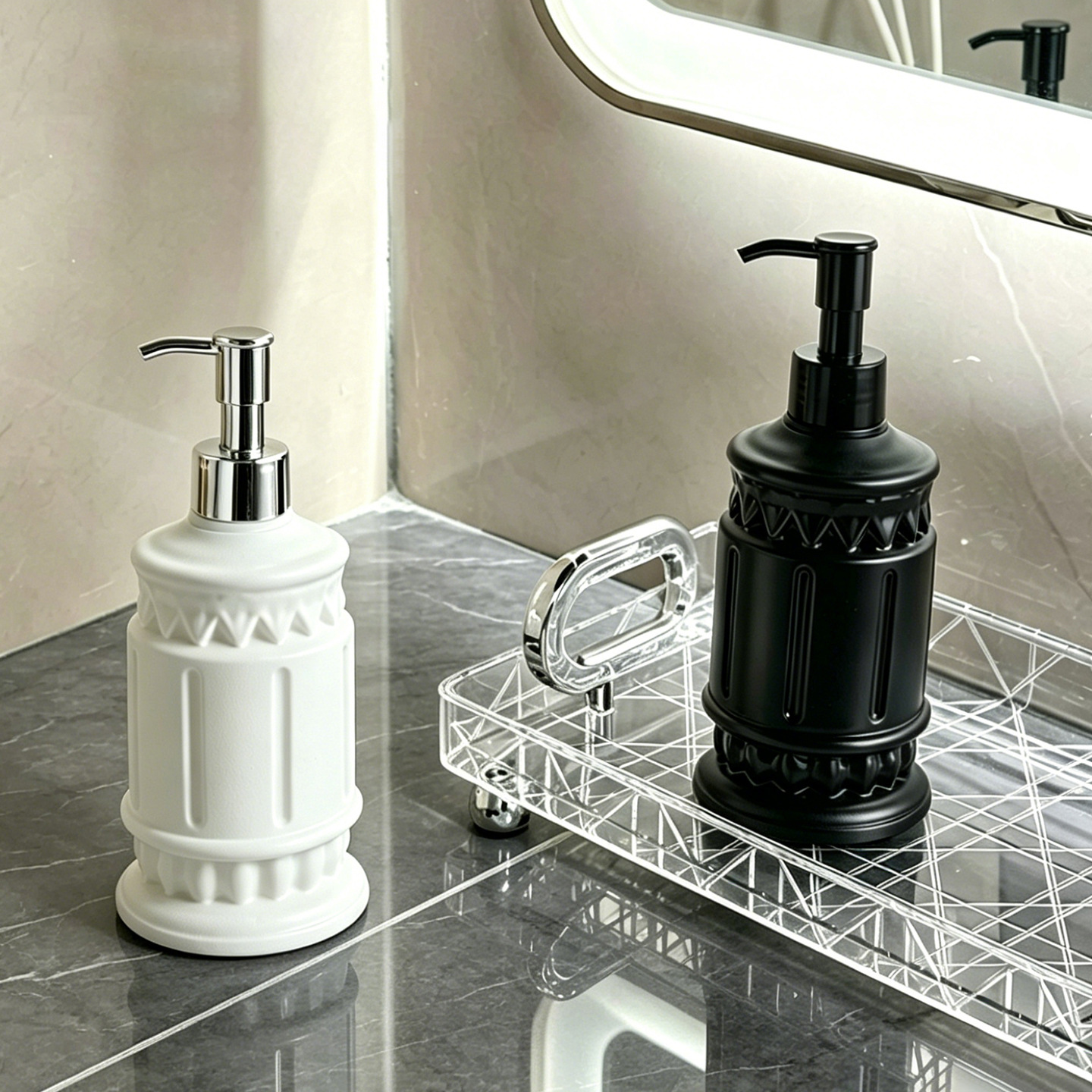 Seifenspender mit Säulenmotiv, Pumpflasche