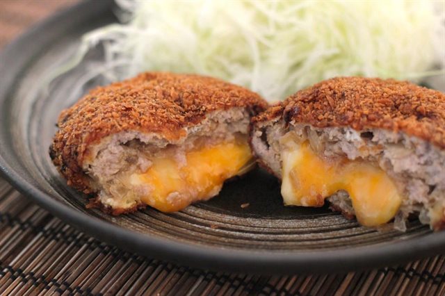 Menchi Katsu - Thịt Viên Chiên Giòn Kiểu Nhật
