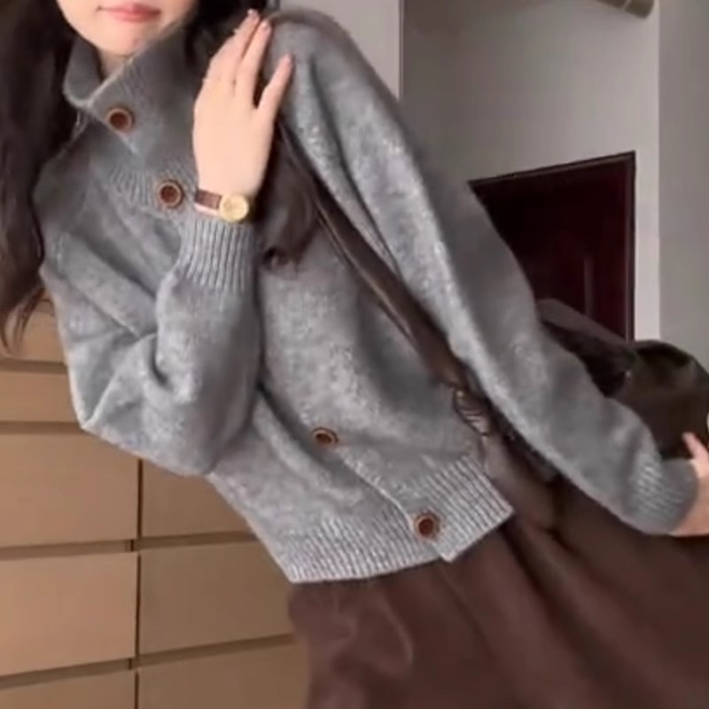 Women's cardigan with turtleneck and button placket