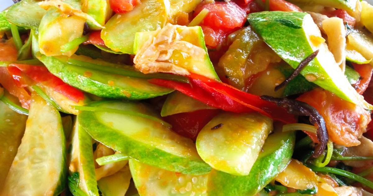 Dưa leo, cà chua xào cần