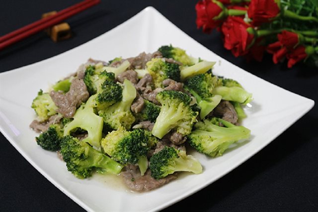 Thịt Bò Xào Bông Cải Bỗ Dưỡng