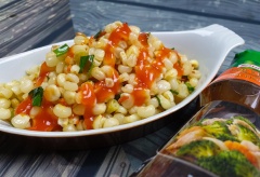 Chỉ với vài thao tác đơn giản là chúng ta đã có ngay 1 phần bắp xào ăn vặt cho con trẻ. Thật đơn giản đúng không các mẹ.