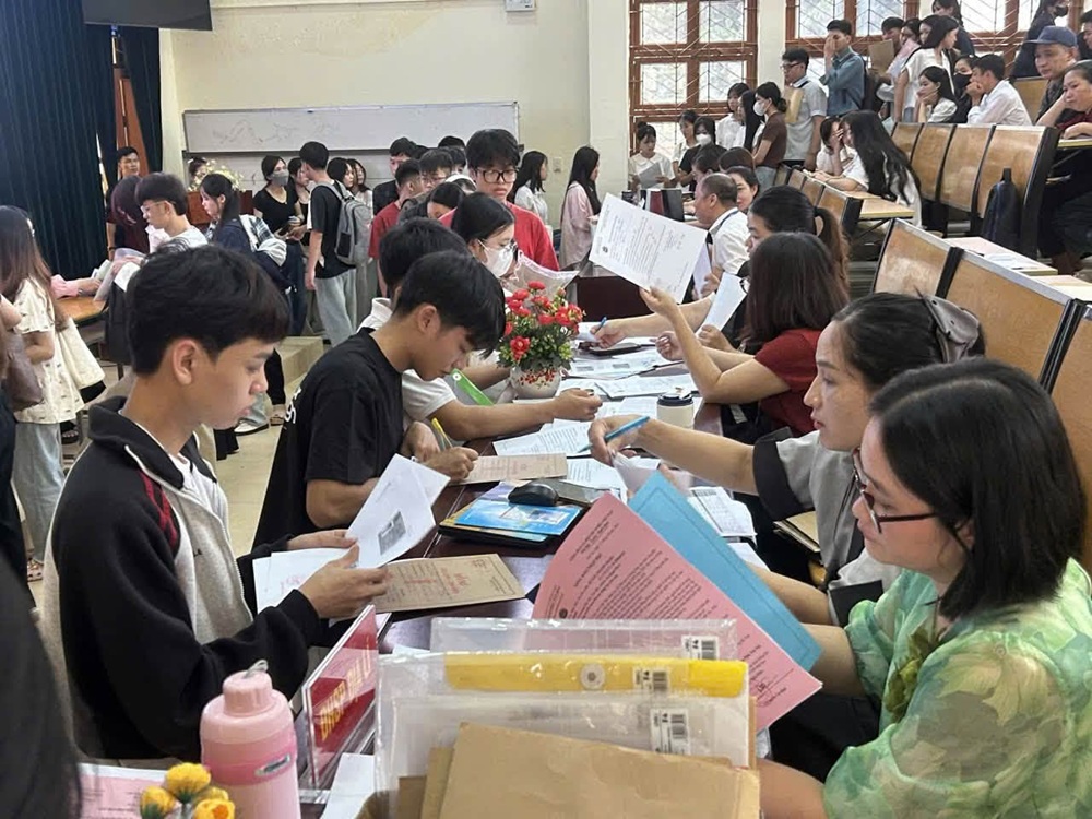 Rộn ràng ngày hội đón tân sinh viên K67 của Trường Đại học Tây Bắc