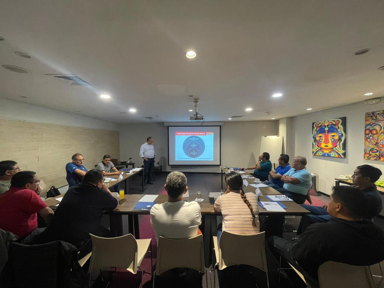 Formación de líderes industriales
