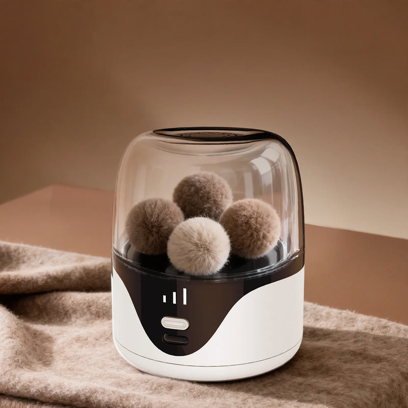 Battery-operated lint remover, compact and portable