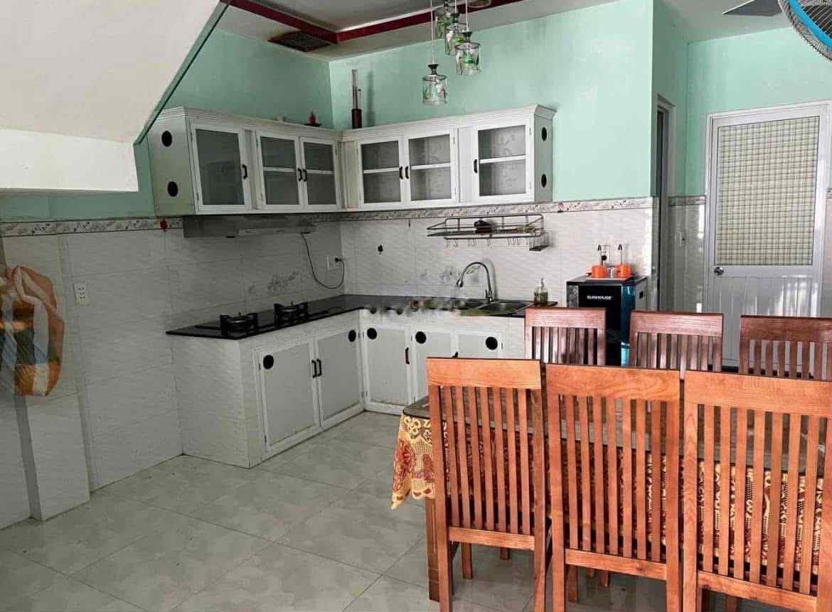 Cho thuê nhà 2 tầng 3