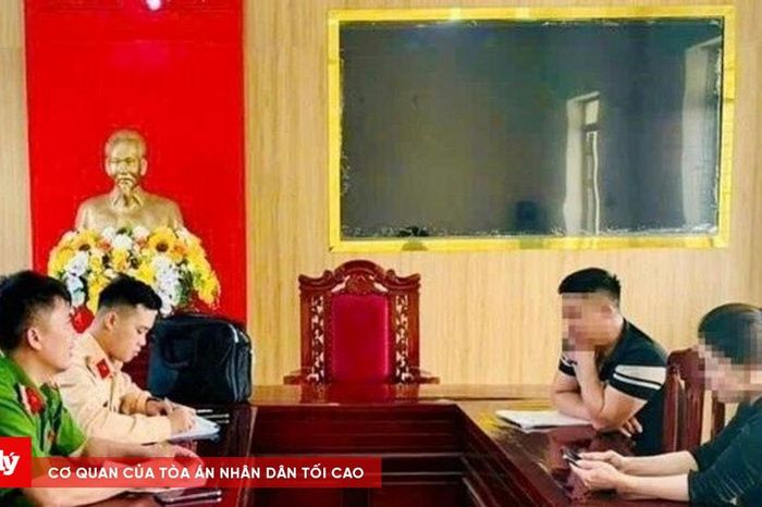 Xử phạt 2 trường hợp cố tình vượt rào chắn đường sắt - Báo Công Lý