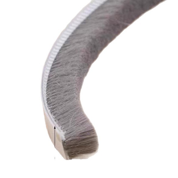 Brush seal for door and window gaps