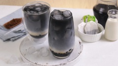 Chỉ cần khéo léo kết hợp nguyên liệu, bạn có đã có thể pha chế ra một món trà sữa không chỉ thơm ngon, mới lạ mà còn có nhiều lợi ích sức khỏe. Đừng quên lưu lại cách làm trà sữa than tre, hãy thử nghiệm tại nhà và chiêu đãi người thân món đồ uống hấp dẫn, độc đáo này bạn nhé!