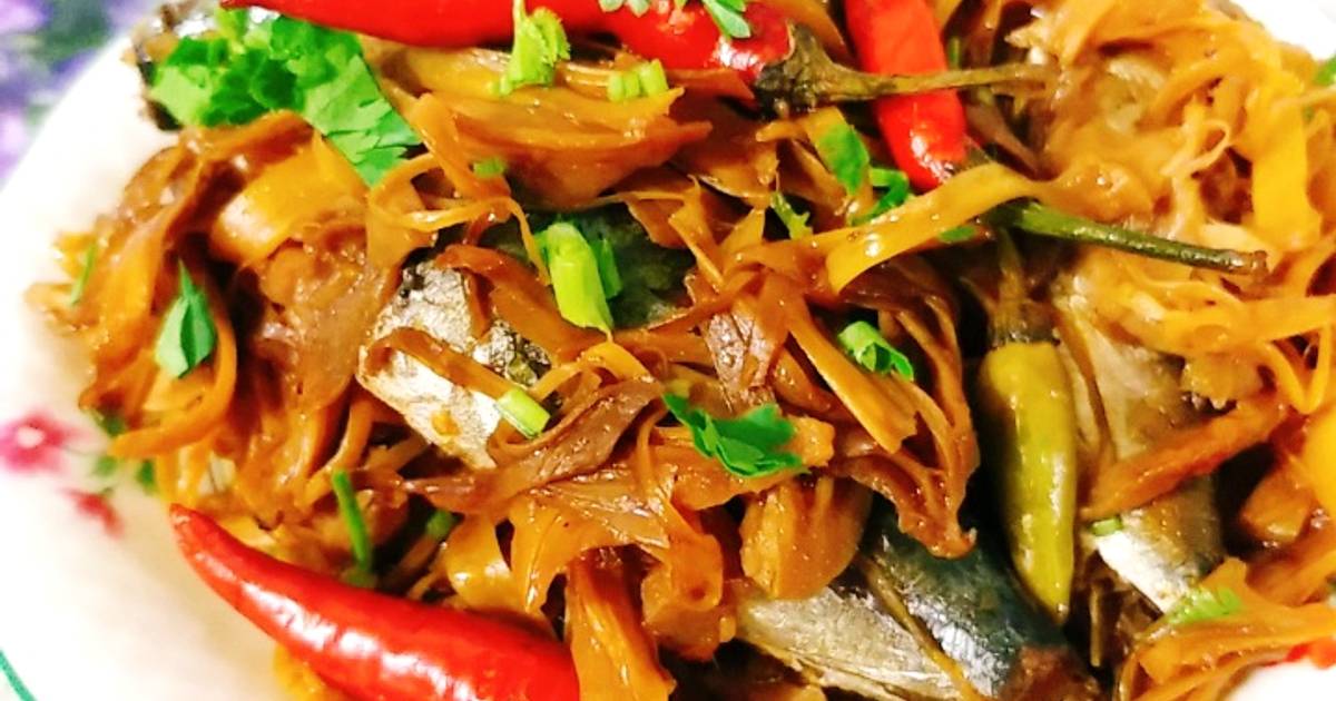 Cá nục kho xơ mít