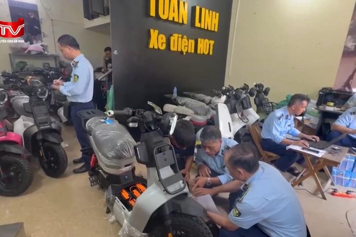 Xe đạp điện 'độ' tốc độ: Mối nguy hiểm trên đường phố - Chuyên trang An Ninh Thủ Đô - Báo Công an nhân dân